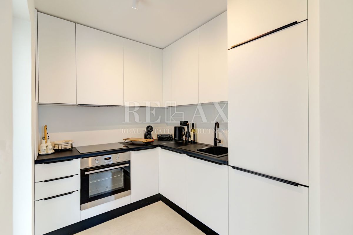 OPATIJA, VOLOSKO - Dvoetažni apartma s pogledom na morje