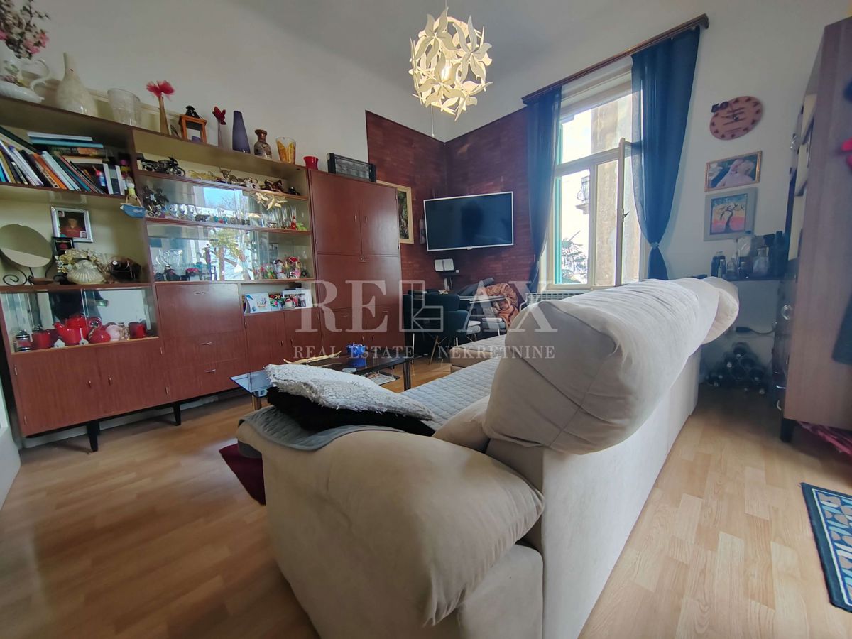 Opatija - etaža vile v centru z garažo 