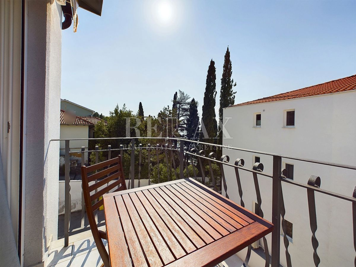 Crikvenica - stanovanje, druga vrsta do morja