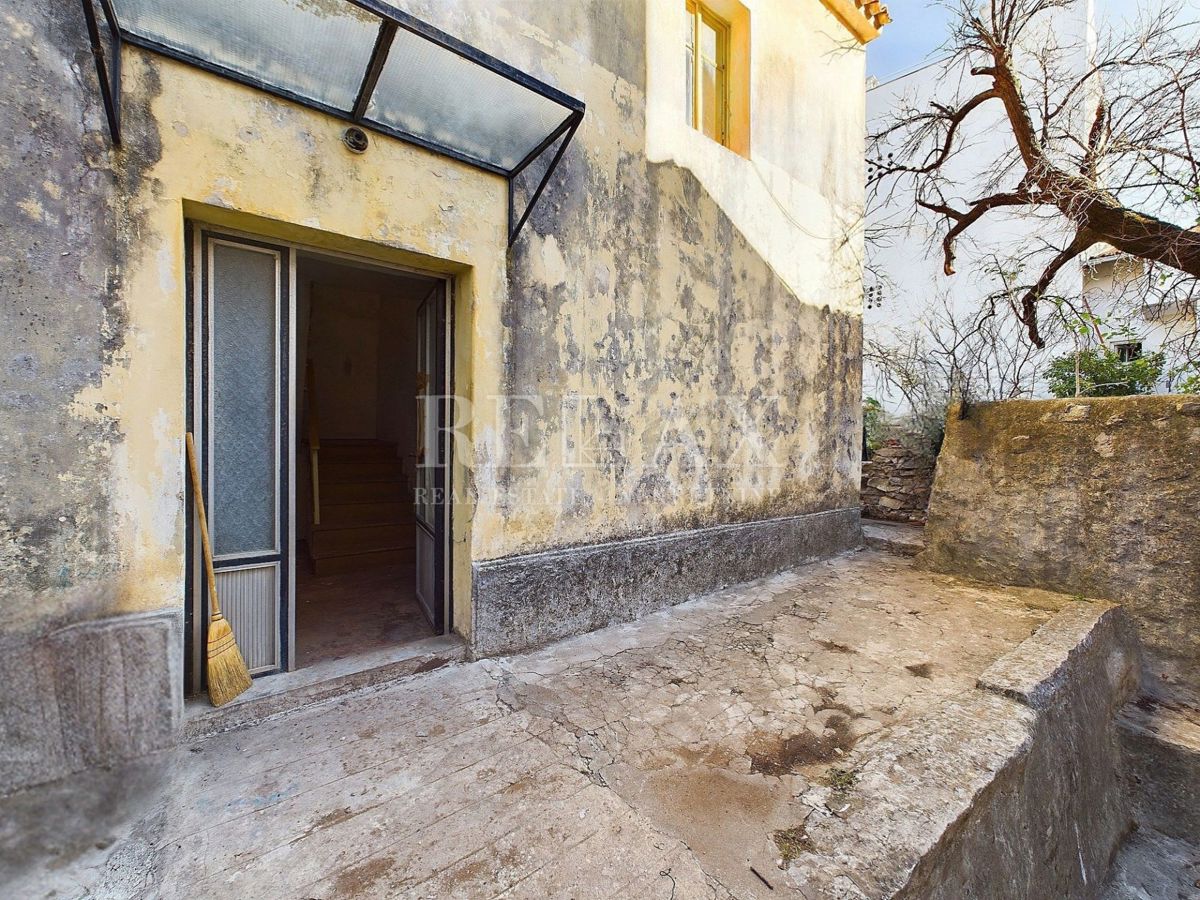 Crikvenica - kamnita hiša za adaptacijo