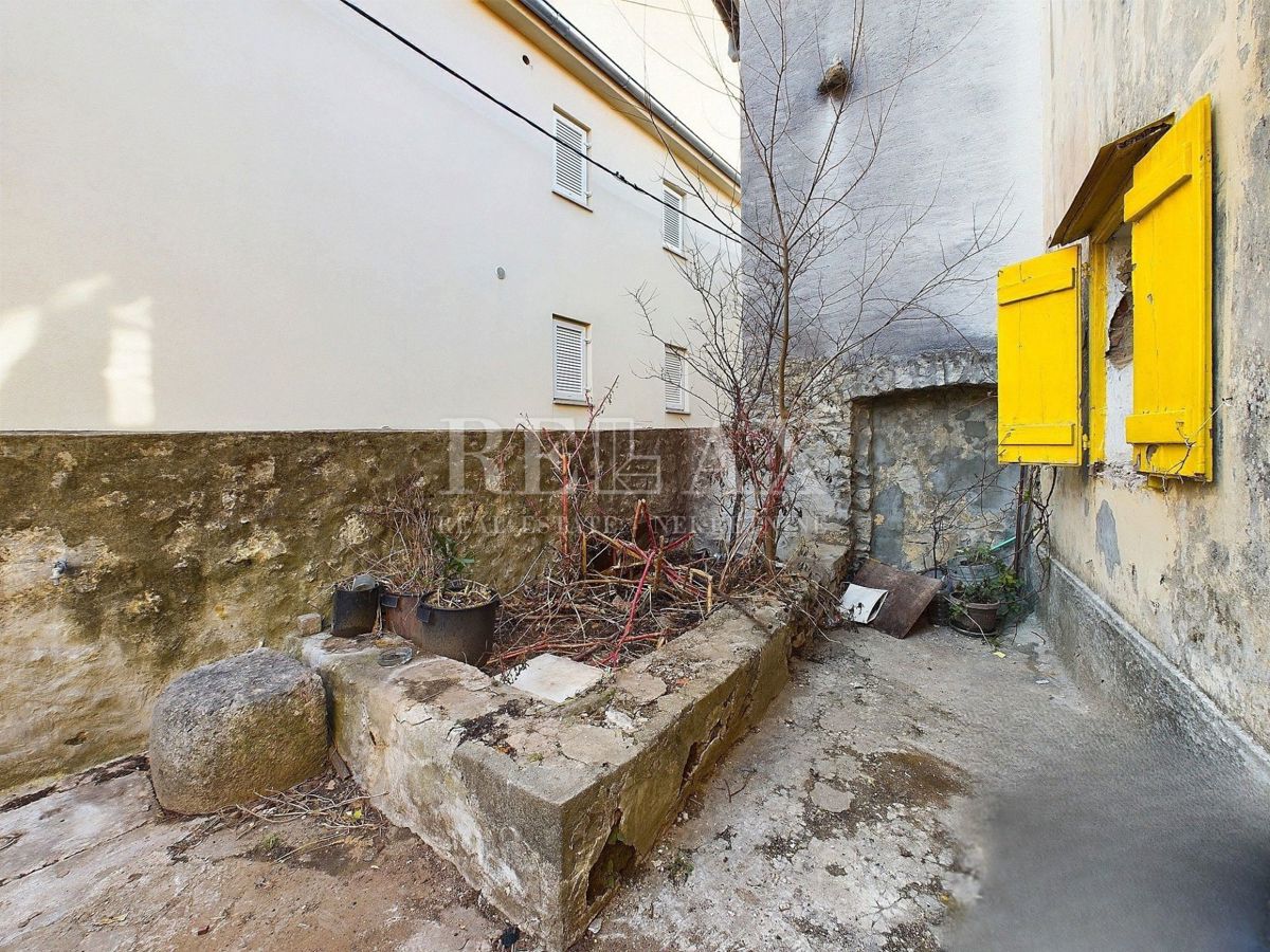 Crikvenica - kamnita hiša za adaptacijo