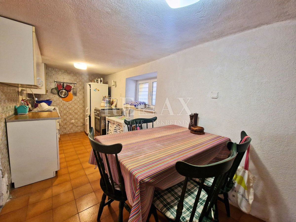 Selce - hiša z 2 apartmajema, 350 m od morja