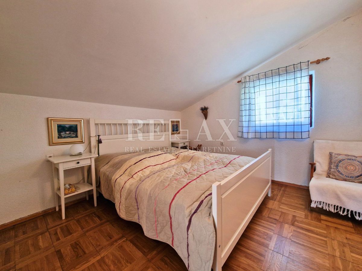 Selce - hiša z 2 apartmajema, 350 m od morja