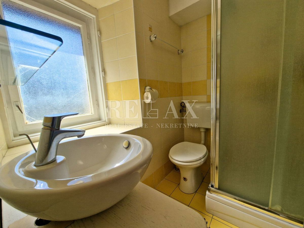 Selce - hiša z 2 apartmajema, 350 m od morja
