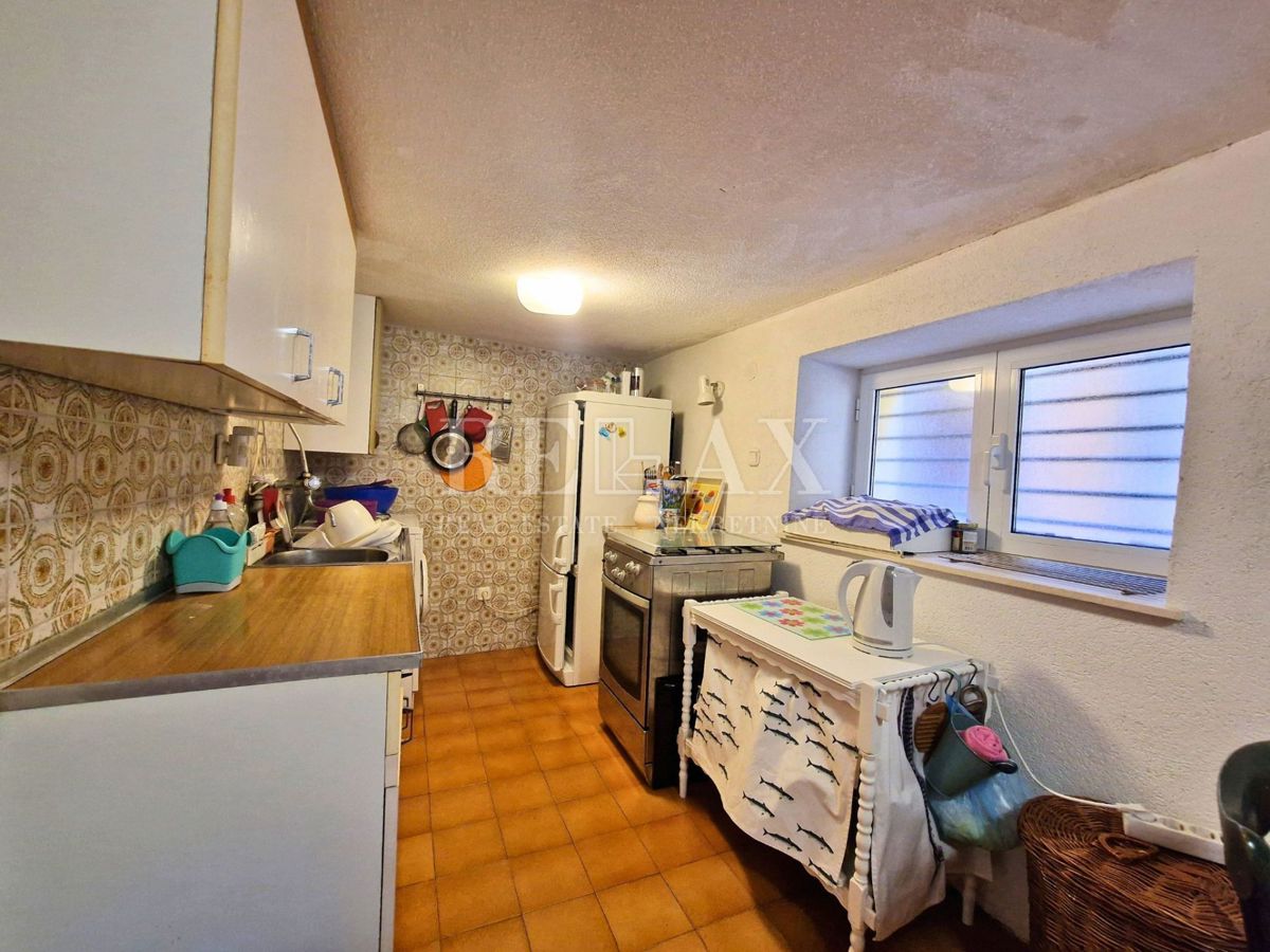 Selce - hiša z 2 apartmajema, 350 m od morja