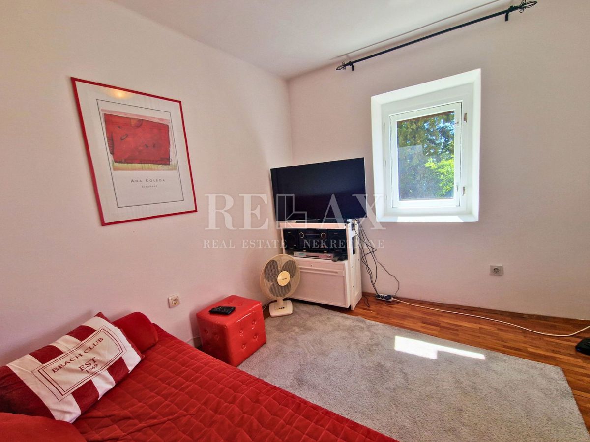 Selce - hiša z 2 apartmajema, 350 m od morja