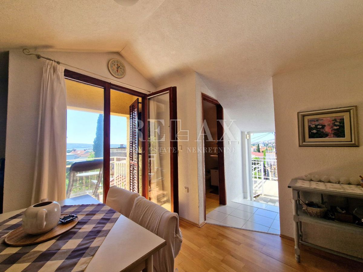 Selce - hiša z 2 apartmajema, 350 m od morja