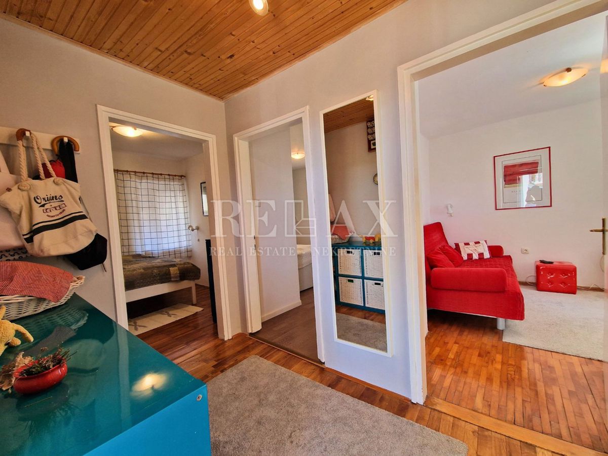 Selce - hiša z 2 apartmajema, 350 m od morja