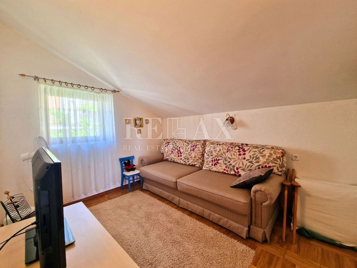 Selce - hiša z 2 apartmajema, 350 m od morja