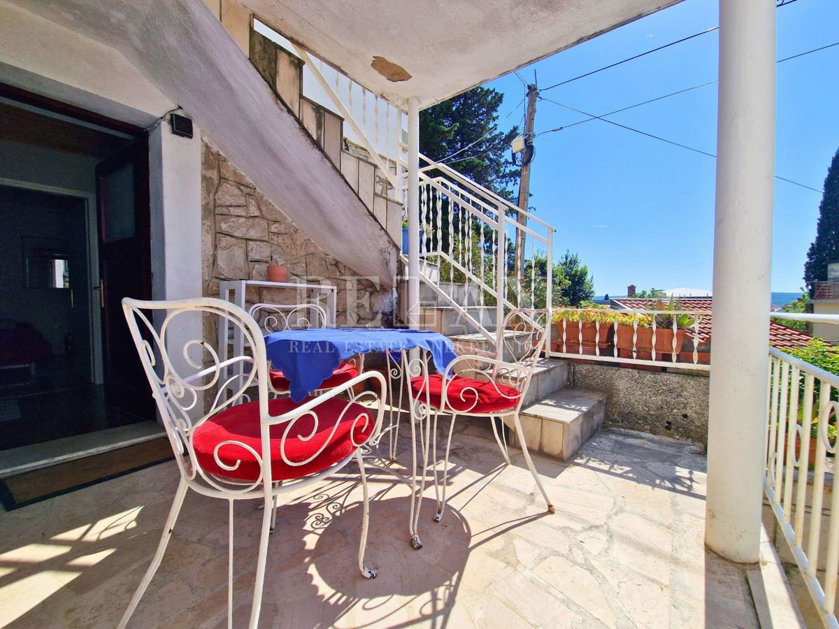 Selce - hiša z 2 apartmajema, 350 m od morja