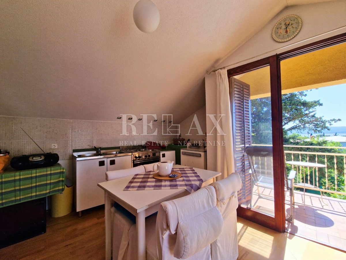 Selce - hiša z 2 apartmajema, 350 m od morja