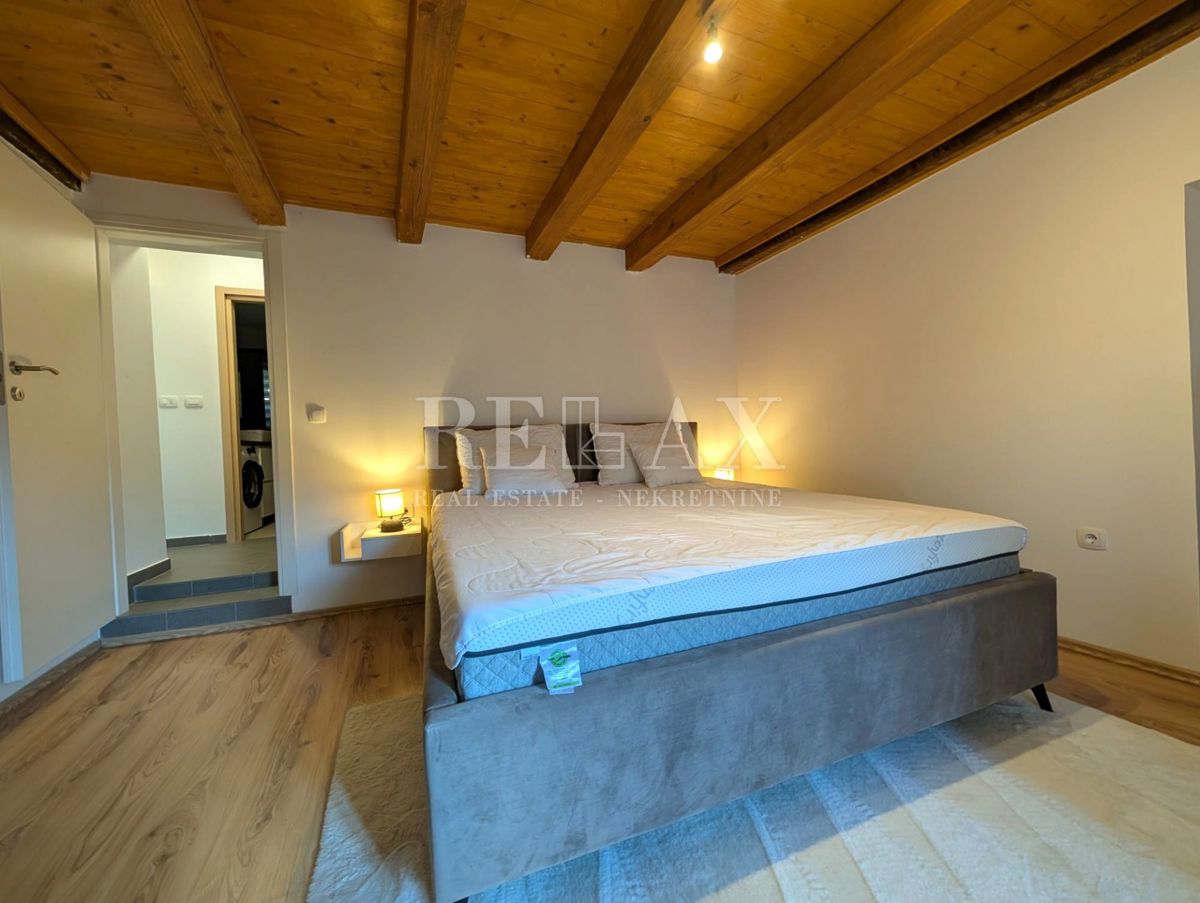 Brseč - na novo obnovljena hiša z jacuzzijem, savno in urejenim vrtom