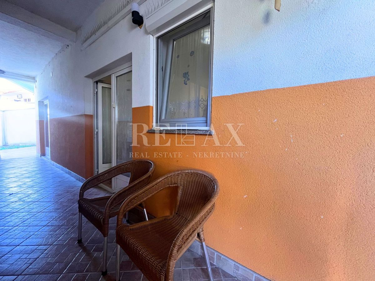 Novi Vinodolski - enosobno stanovanje s parkirnim mestom