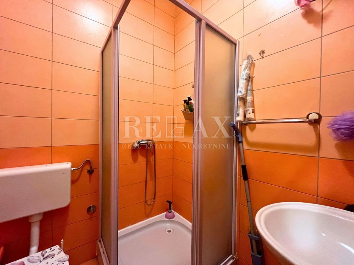 Novi Vinodolski - enosobno stanovanje s parkirnim mestom