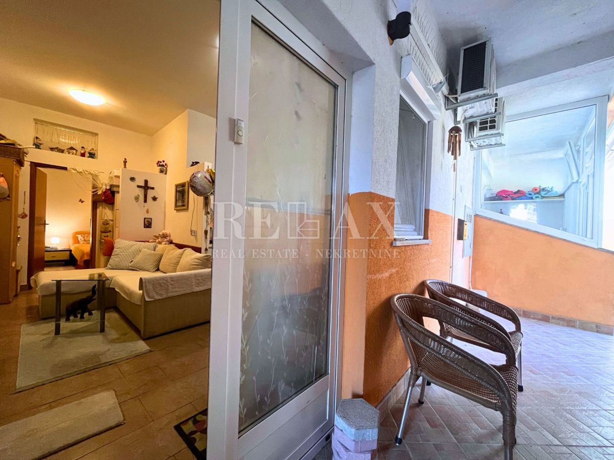 Novi Vinodolski - enosobno stanovanje s parkirnim mestom