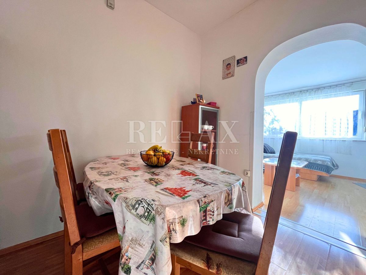 Rijeka, Sroki - dvosobno stanovanje s shrambo