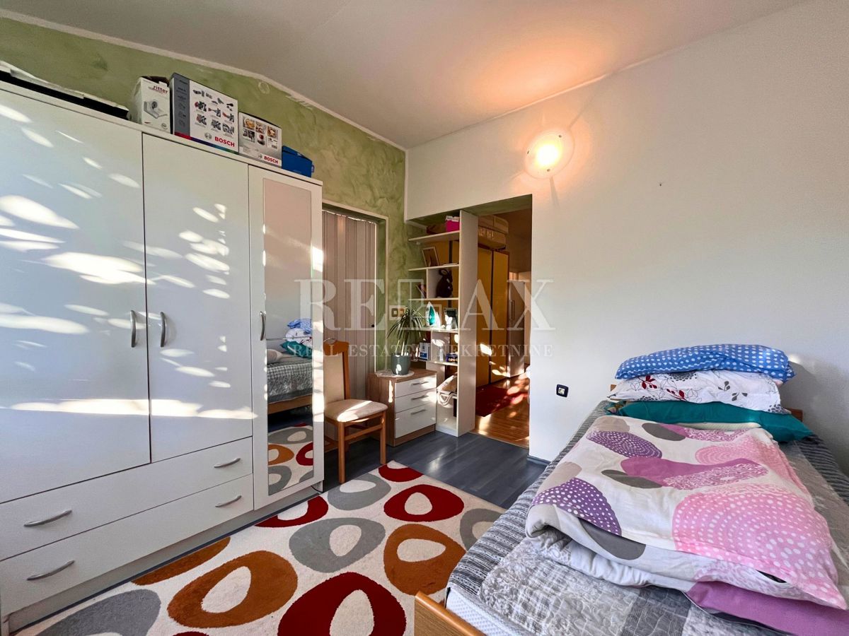 Rijeka, Sroki - dvosobno stanovanje s shrambo