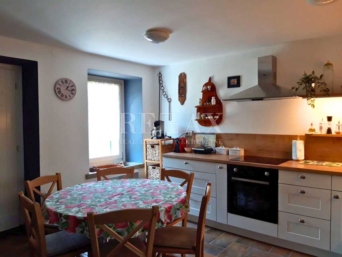 Dobrinj - prenovljena kamnita vila, bazen