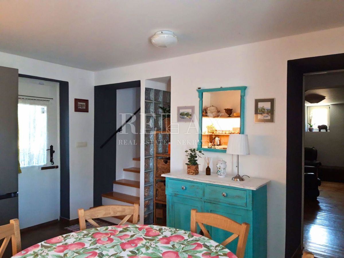 Dobrinj - prenovljena kamnita vila, bazen