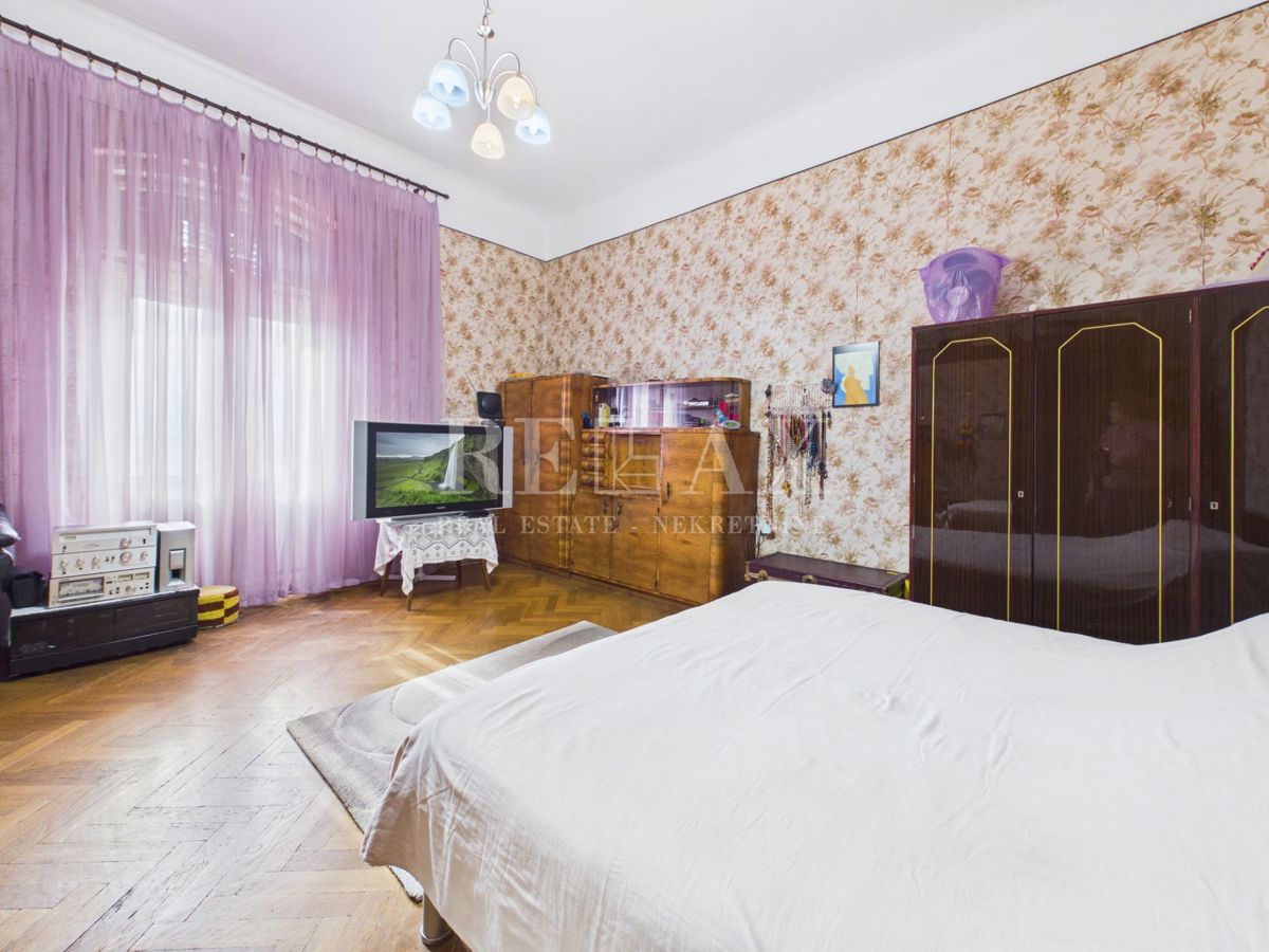 Reka - štirisobno klasično stanovanje v samem centru, 134,67 m2