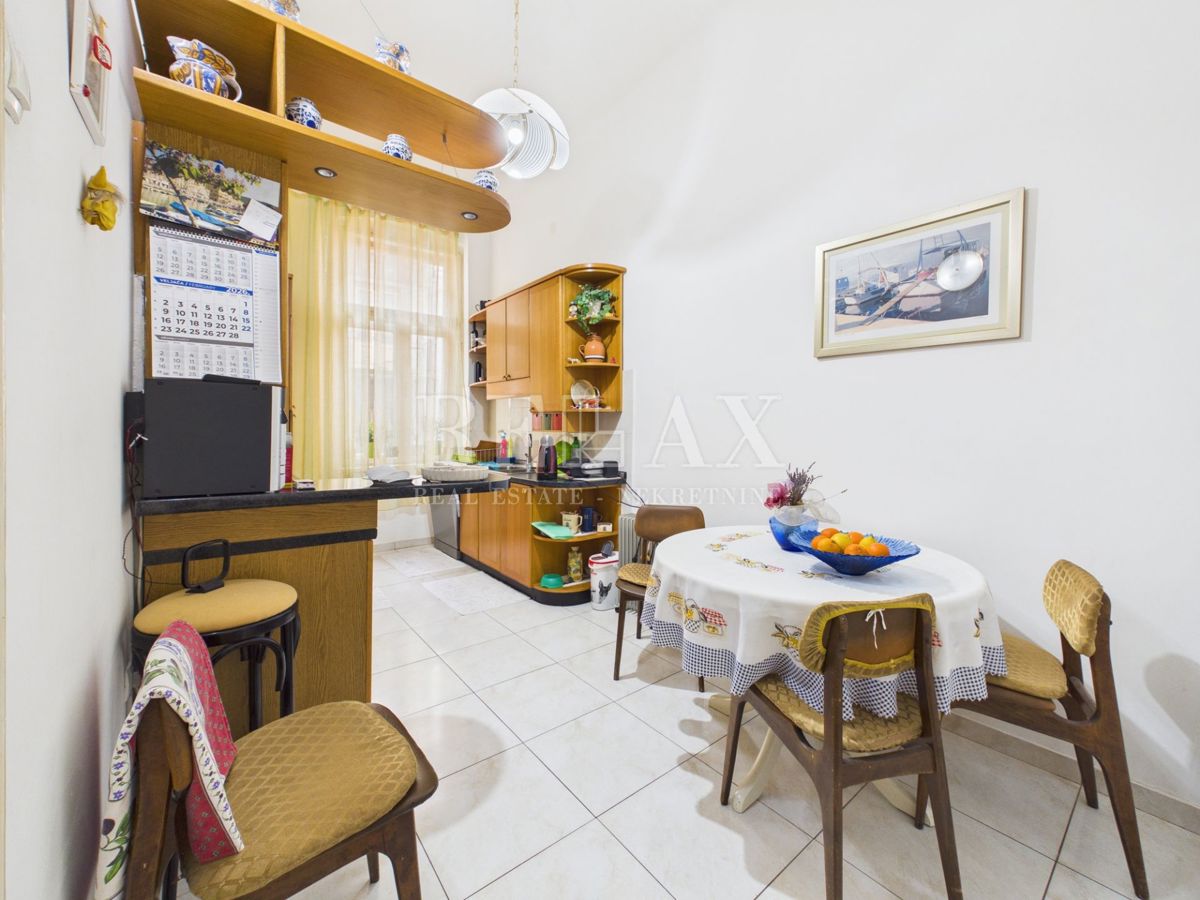 Reka - štirisobno klasično stanovanje v samem centru, 134,67 m2