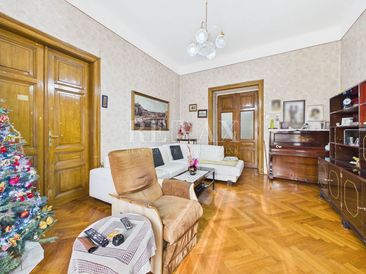 Reka - štirisobno klasično stanovanje v samem centru, 134,67 m2