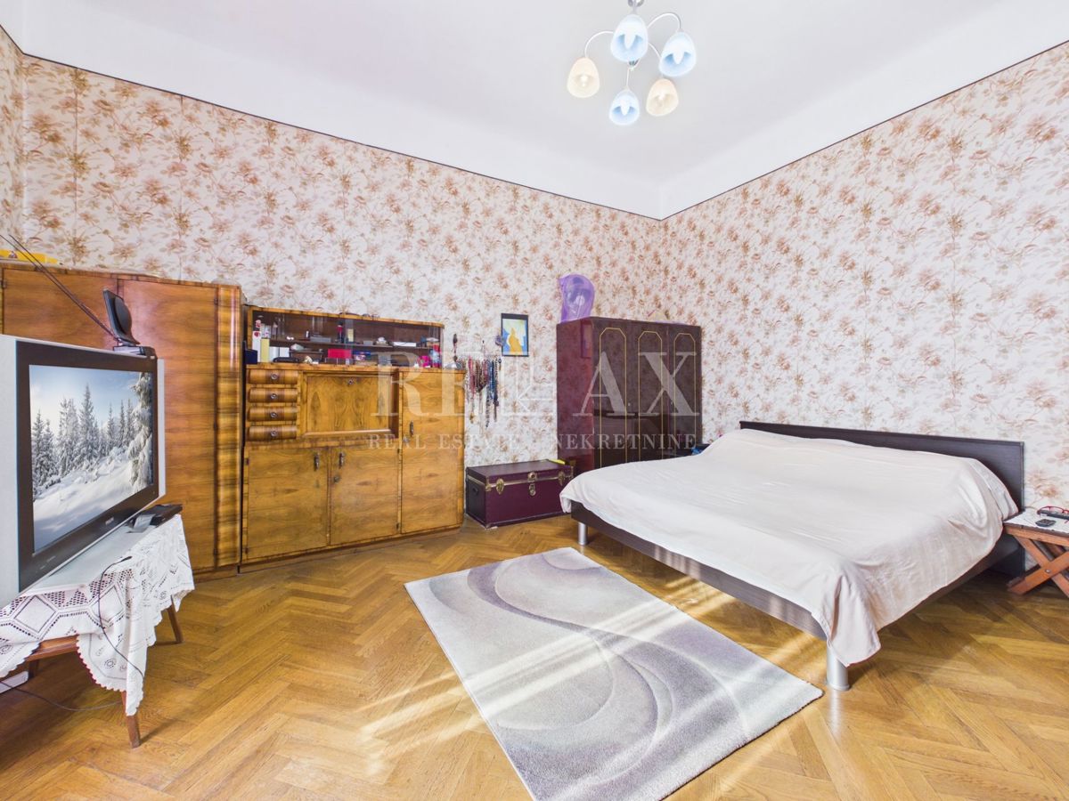 Reka - štirisobno klasično stanovanje v samem centru, 134,67 m2