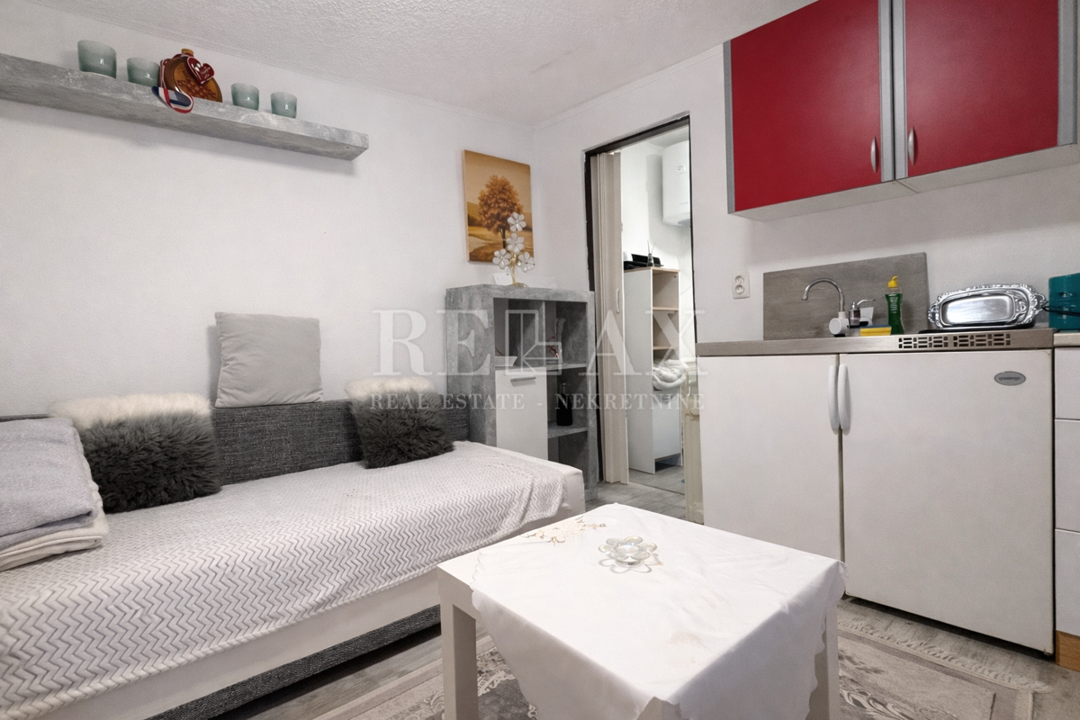 Novi Vinodolski, Donji Zagon - hiša z garažo