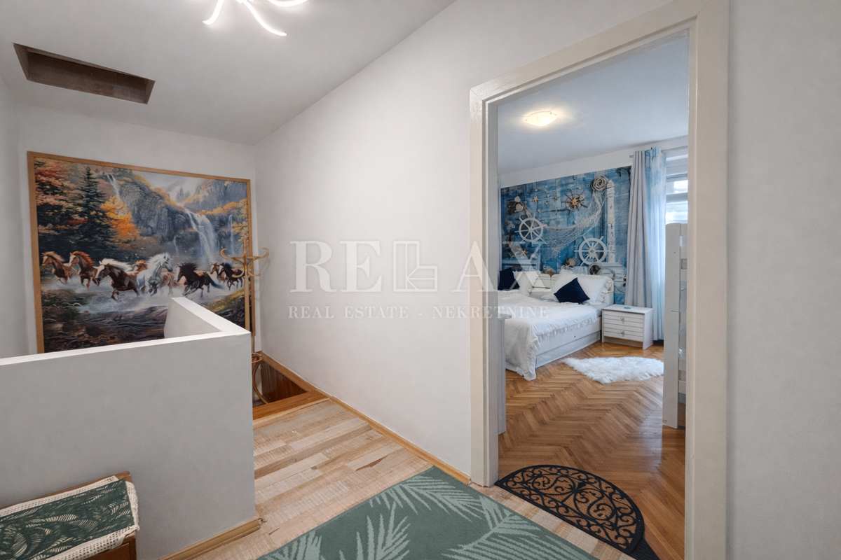 Novi Vinodolski, Donji Zagon - hiša z garažo