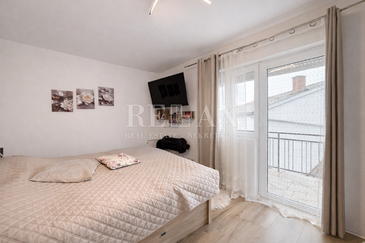 Novi Vinodolski, Donji Zagon - hiša z garažo