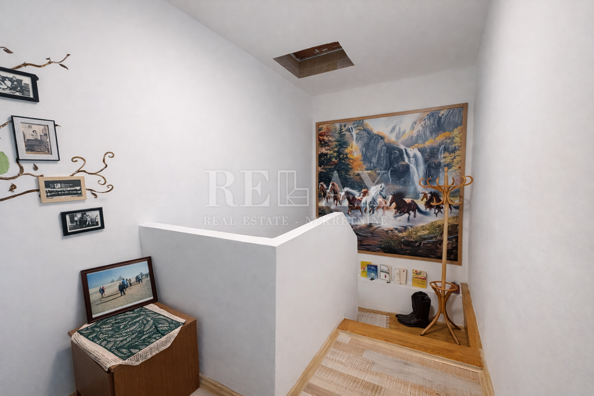 Novi Vinodolski, Donji Zagon - hiša z garažo