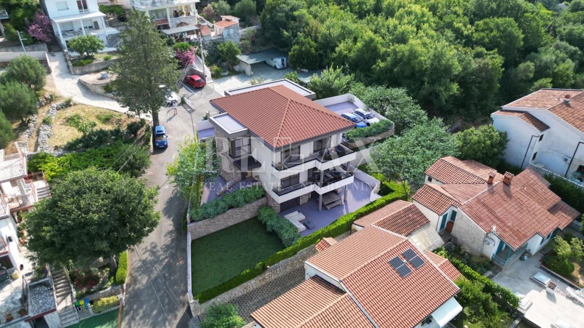 Dramalj - stanovanje s panoramskim razgledom v novogradnji