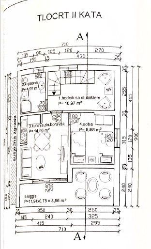 Crikvenica - hiša s 3 apartmaji na odlični lokaciji