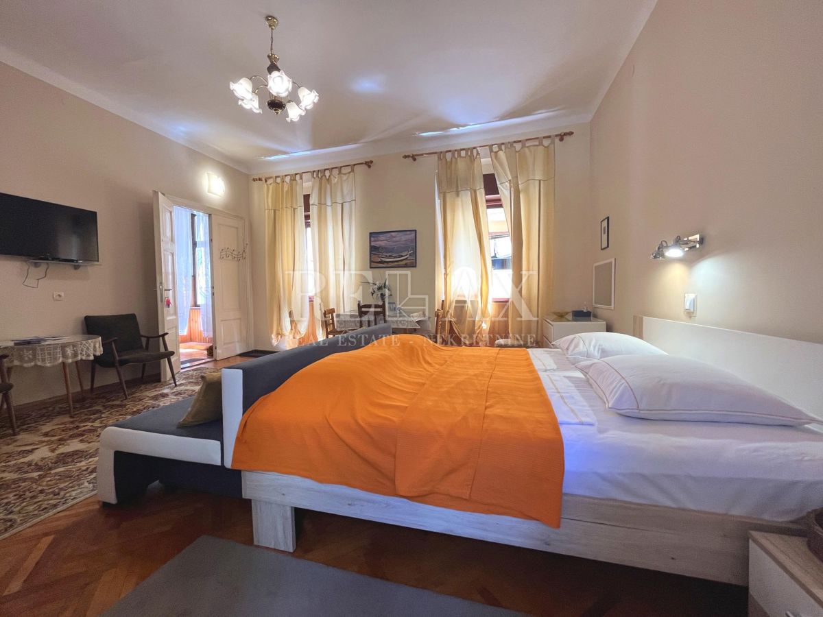 CRIKVENICA - Hiša v drugi vrsti od morja