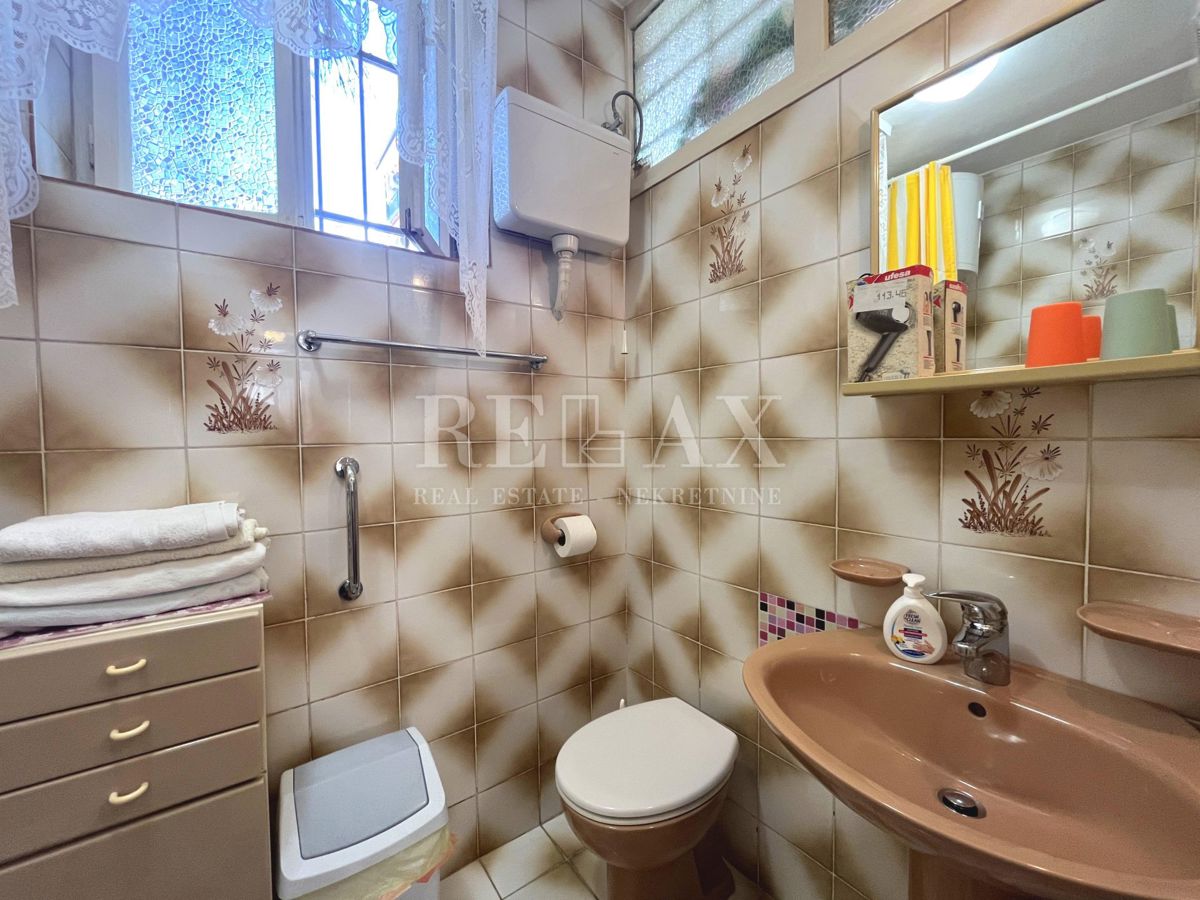 CRIKVENICA - Hiša v drugi vrsti od morja