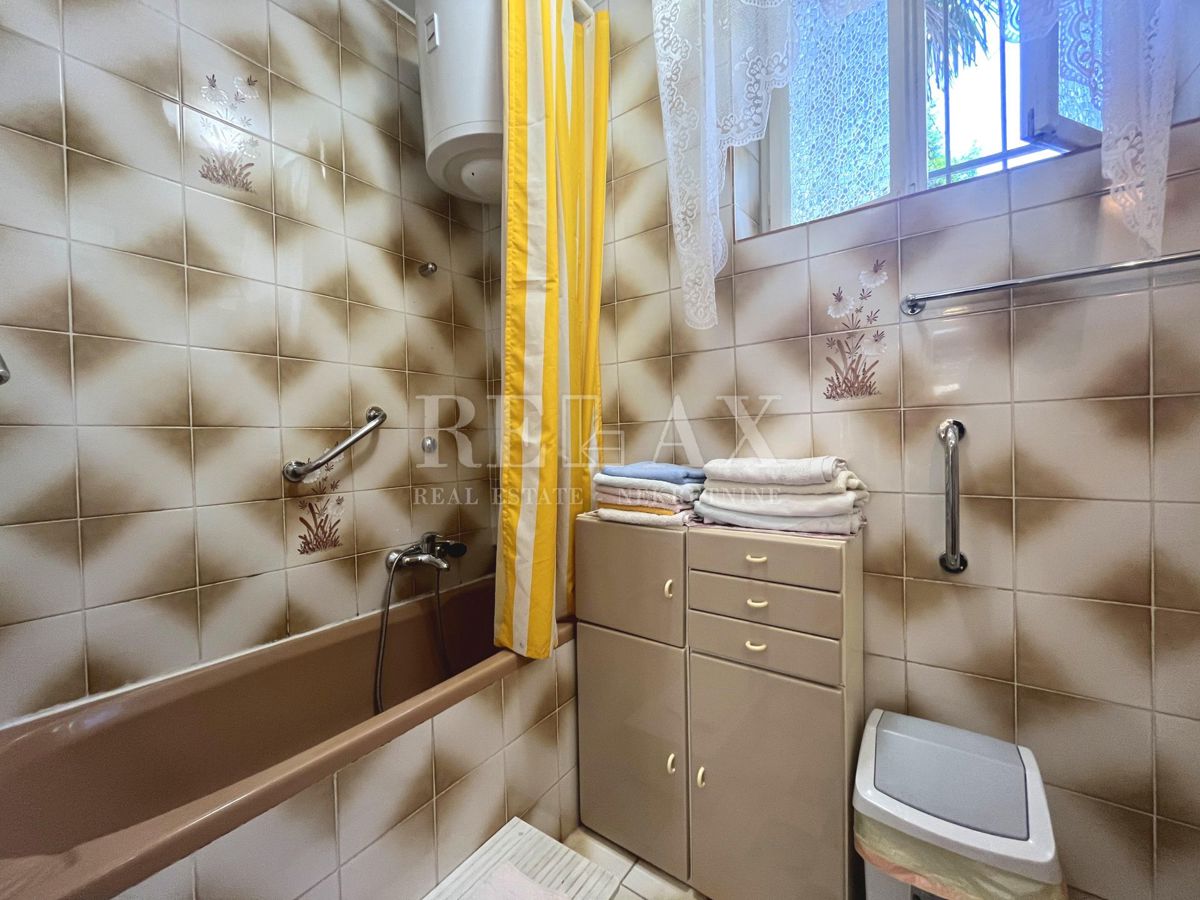 CRIKVENICA - Hiša v drugi vrsti od morja