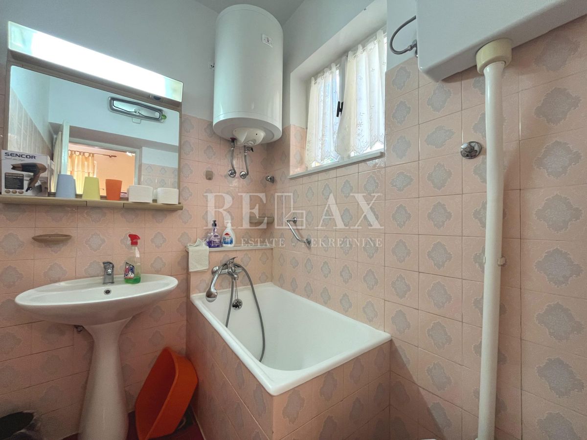 CRIKVENICA - Hiša v drugi vrsti od morja