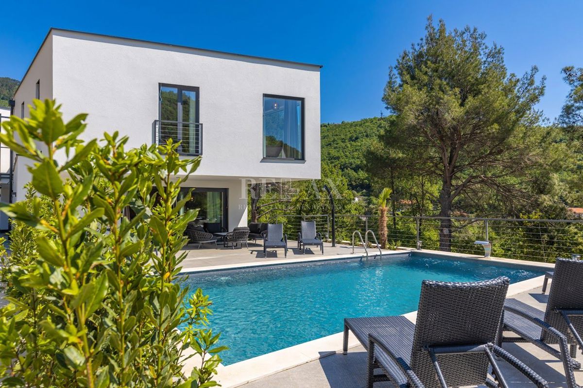 MOŠĆENIČKA DRAGA - Ekskluzivna vila z wellnessom in pogledom na morje