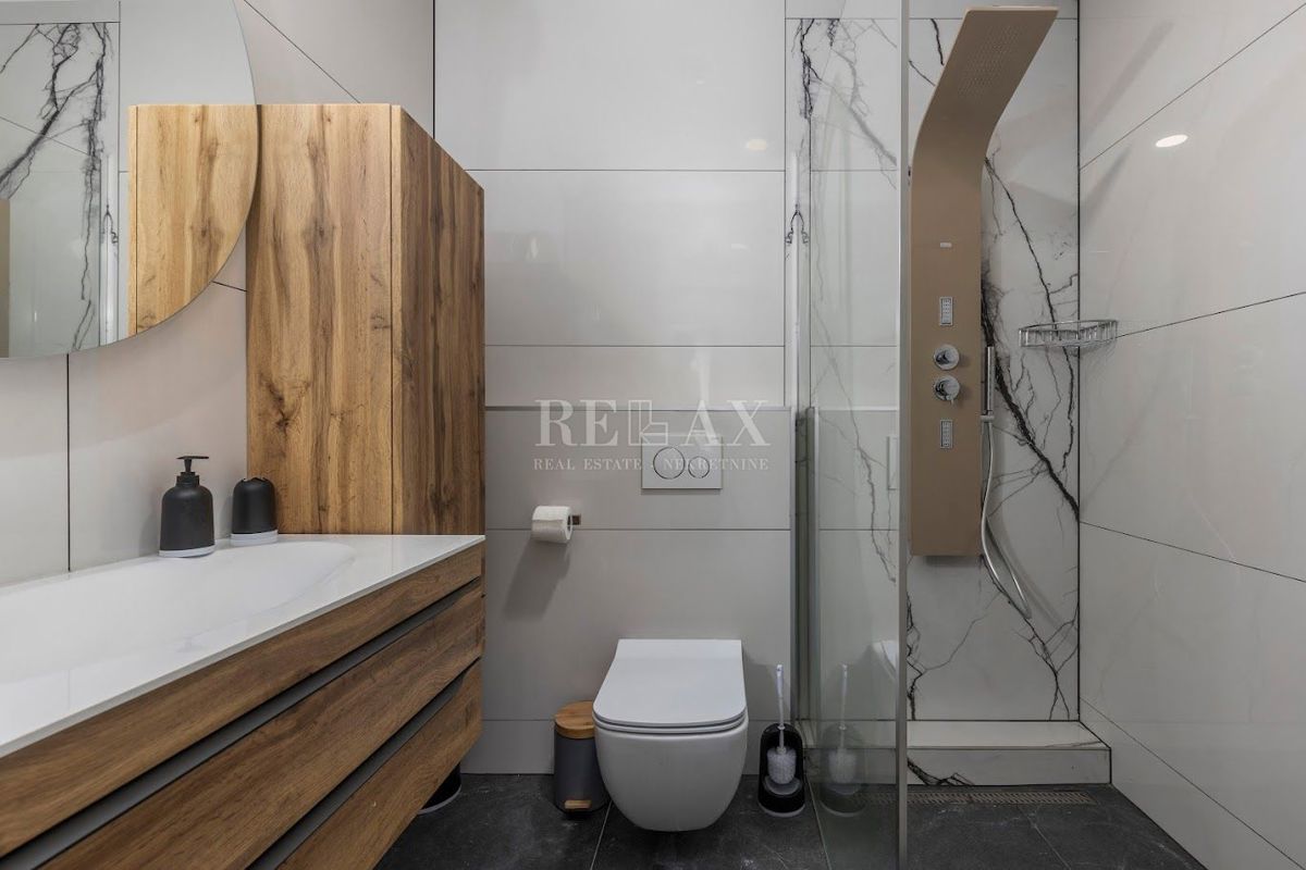 MOŠĆENIČKA DRAGA - Ekskluzivna vila z wellnessom in pogledom na morje
