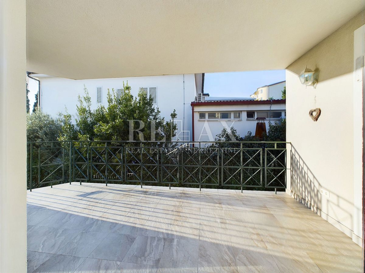 Crikvenica - apartma v drugi vrsti do morja