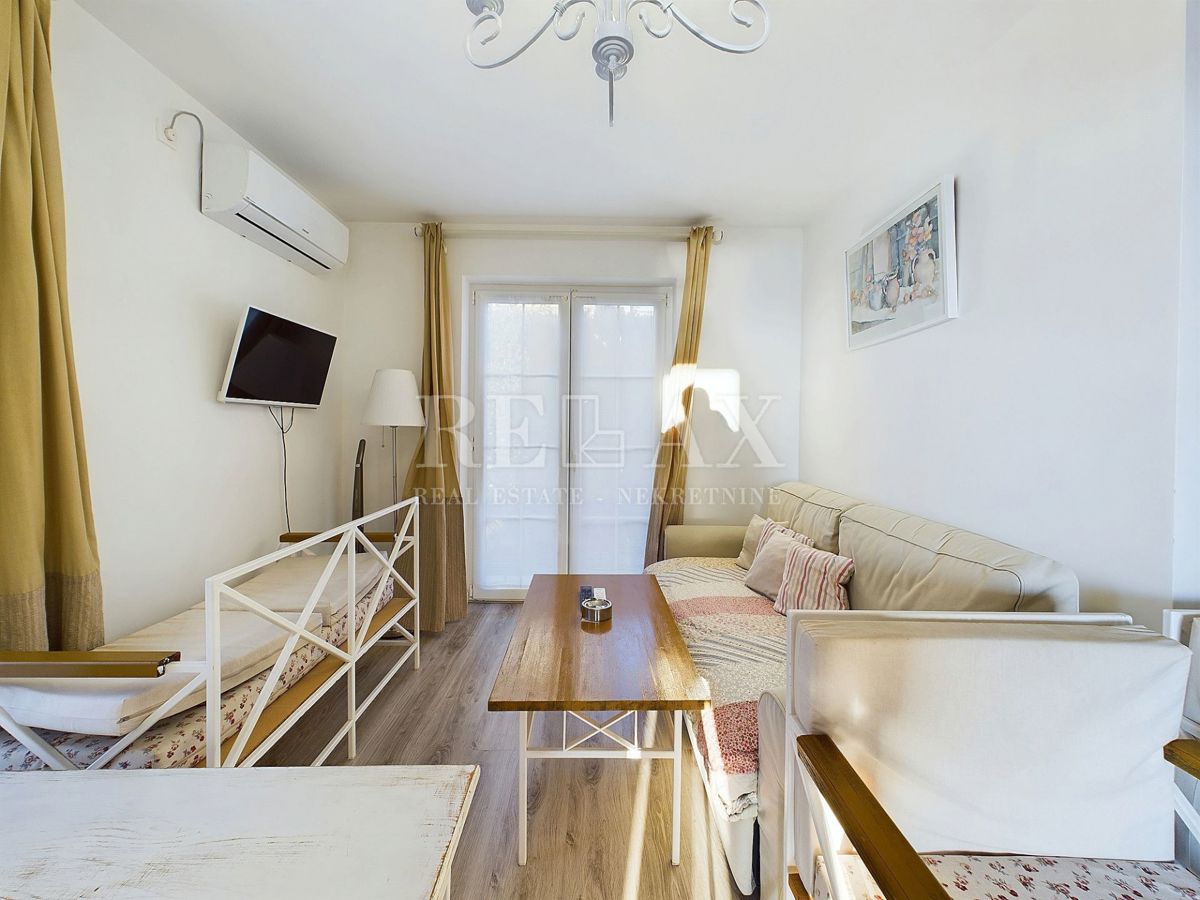 Crikvenica - apartma v drugi vrsti do morja