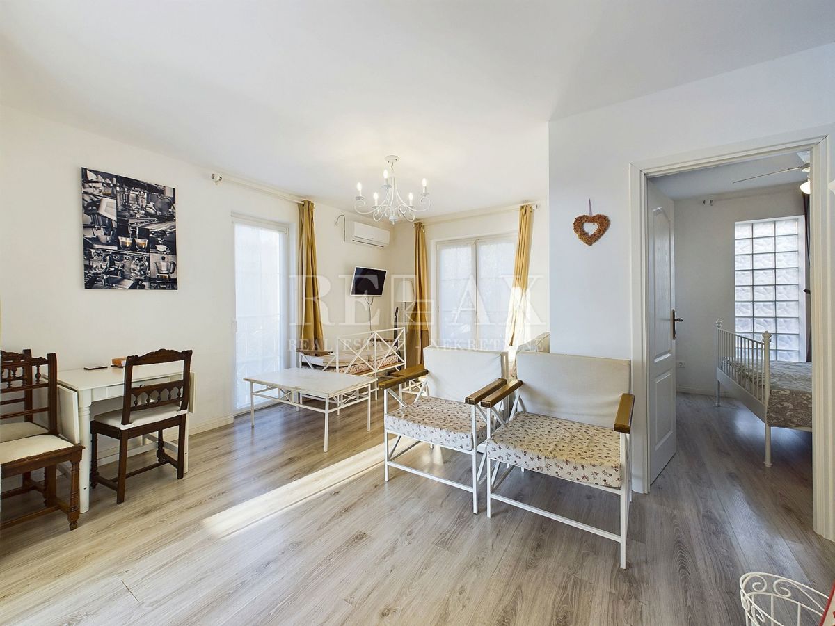Crikvenica - apartma v drugi vrsti do morja