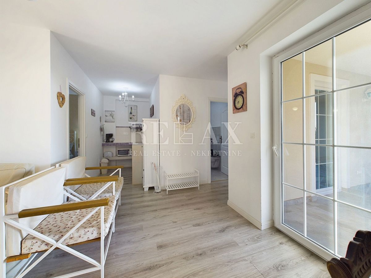 Crikvenica - apartma v drugi vrsti do morja