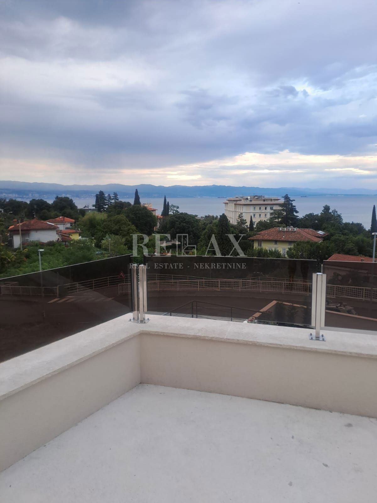 Lovran - luksuzna vila s panoramskim pogledom na morje