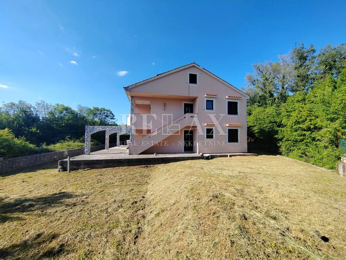 Otok Krk, Dobrinj - novozgrajena hiša z dvema apartmajema