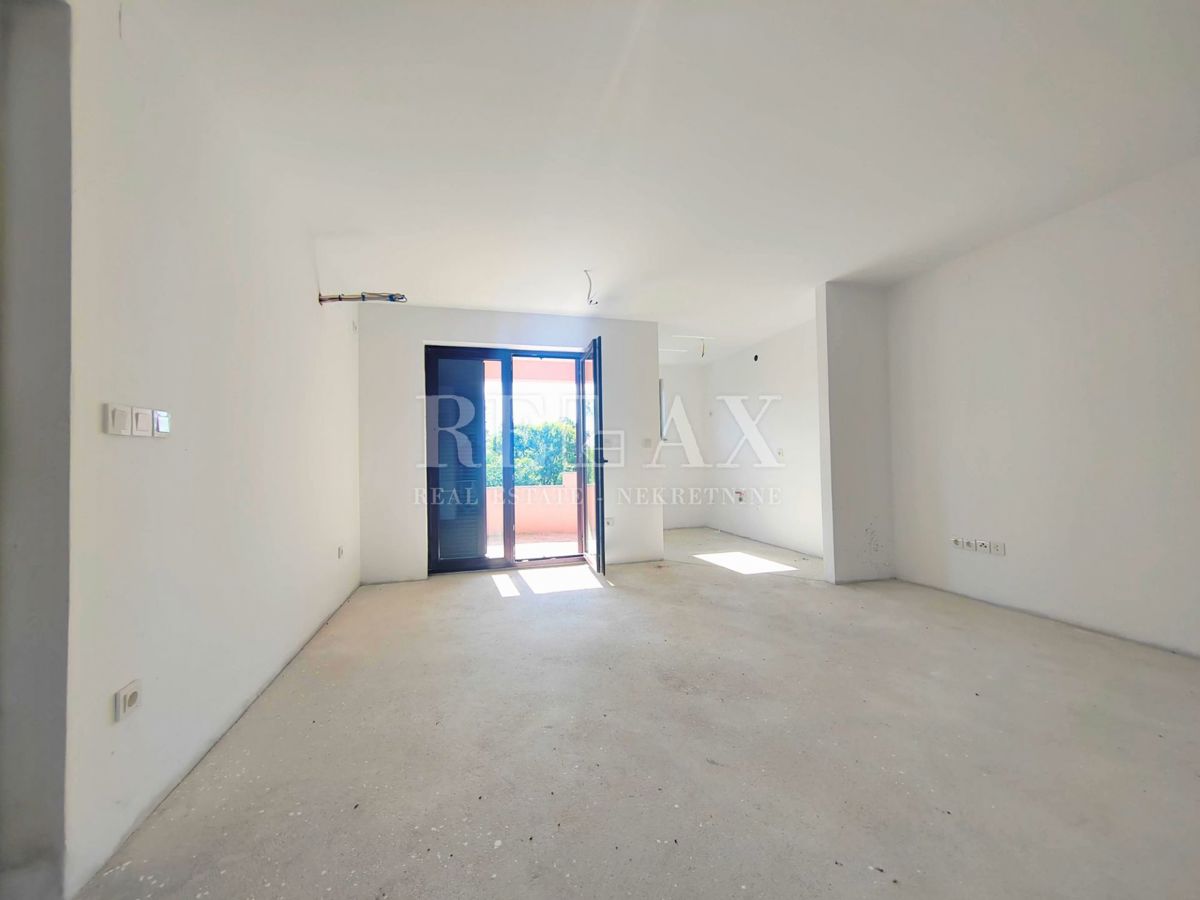 Otok Krk, Dobrinj - novozgrajena hiša z dvema apartmajema