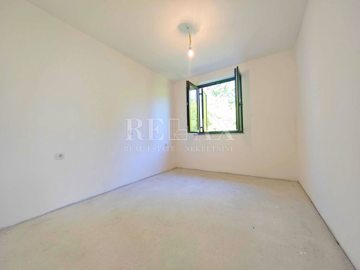 Otok Krk, Dobrinj - novozgrajena hiša z dvema apartmajema