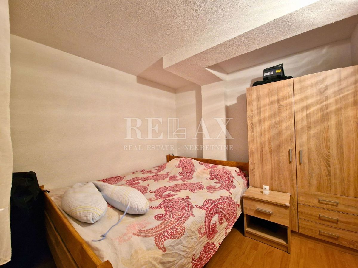 Novi Vinodolski - dvoetažni apartma blizu morja