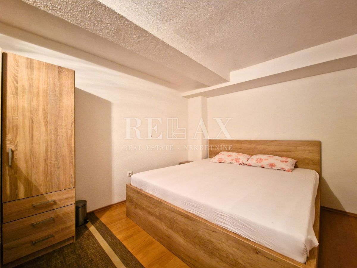 Novi Vinodolski - dvoetažni apartma blizu morja