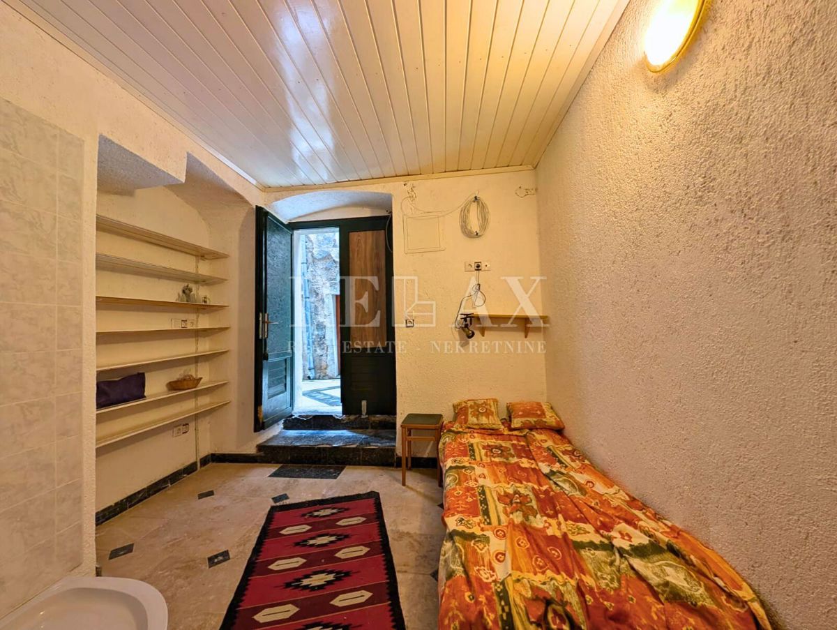 Senj - stanovanje v samem središču mesta, 30 m od morja